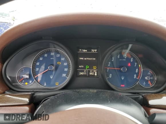 ✅ 2012 Maserati GranTurismo • VIN: ZAM45KMAXC0062670 • Lot: 58620245. Wystawiony na Copart z przebiegiem 24 911 mil. Bezpłatny archiwum sprzedaży aukcyjnych z USA i szczegółowy raport historii pojazdu na DreamBid. Zdjęcie 9.