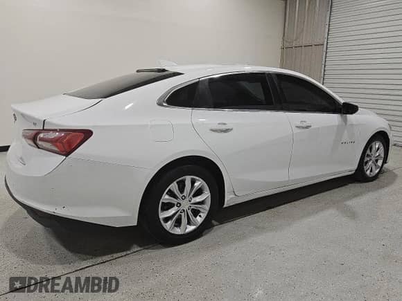 2019 Chevrolet Malibu LT z VIN 1G1ZD5ST4KF108260, wystawiony jako Copart lot #84009535 z przebiegiem 131 371 mil mil oraz Czysty tytuł • Clean title. Historia ofert i sprzedaży dostępna na DreamBid. Obrazek 3.