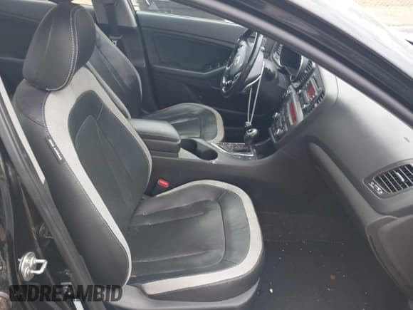 ✅ 2011 Kia Optima SX • VIN: KNAGR4A68B5115964 • Lot: 43563529. Wystawiony na IAAI z przebiegiem 177 021 mil. Bezpłatny archiwum sprzedaży aukcyjnych z USA i szczegółowy raport historii pojazdu na DreamBid. Zdjęcie 5.