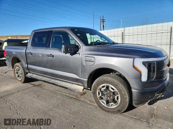 ✅ 2023 Ford F-150 Lightning XLT • VIN: 1FTVW1ELXPWG13571 • Лот: 85959725. Опубликован ранее на Copart с пробегом 16 847 миль. Бесплатный доступ к архиву аукционных продаж из США и подробный отчёт об истории автомобиля на DreamBid. Изображение 4.