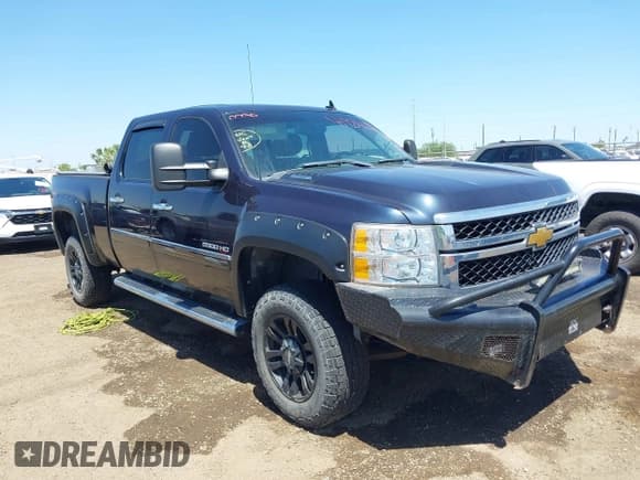 ✅ 2013 Chevrolet Silverado 2500HD LT • VIN: 1GC1KXCG8DF144317 • Lot: 41984092. Listed on IAAI with 98,202 mi. Free auction sales archive from the USA and detailed vehicle history report at DreamBid. Image 1.