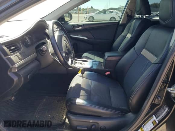 2014 Toyota Camry L z VIN 4T1BF1FK3EU306028, wystawiony jako Copart lot #67279795 z przebiegiem 163 511 mil mil oraz Szkoda całkowita • Salvage title. Historia ofert i sprzedaży dostępna na DreamBid. Obrazek 7.