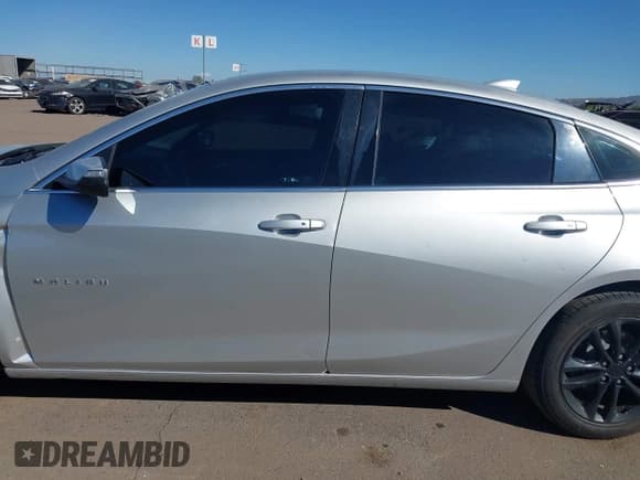✅ 2017 Chevrolet Malibu LT • VIN: 1G1ZE5ST6HF185430 • Lot: 43454647. Listed on IAAI with 142,082 mi. Free auction sales archive from the USA and detailed vehicle history report at DreamBid. Image 15.