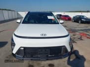 ✅ 2024 Hyundai Kona Limited • VIN: KM8HE3A33RU074674 • Лот: 43314582. Опубликован ранее на IAAI с пробегом 26 114 миль. Бесплатный доступ к архиву аукционных продаж из США и подробный отчёт об истории автомобиля на DreamBid. Изображение 12.