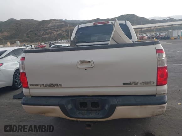 ✅ 2006 Toyota Tundra Limited • VIN: 5TBDT48106S520565 • Lot: 41936931. Listed on IAAI with 173,324 mi. Free auction sales archive from the USA and detailed vehicle history report at DreamBid. Image 16.
