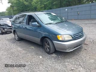 ✅ 2002 Toyota Sienna LE • VIN: 4T3ZF13CX2U483383 • Lot: 42881208. Wystawiony na IAAI z przebiegiem 231 753 mil. Bezpłatny archiwum sprzedaży aukcyjnych z USA i szczegółowy raport historii pojazdu na DreamBid. Zdjęcie 1.