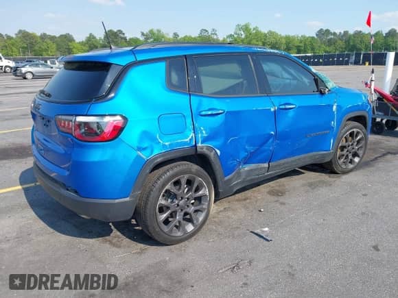 2021 Jeep Compass 80th Anniversary z VIN 3C4NJCEB3MT531703, wystawiony jako IAAI lot #42006349 z przebiegiem 73 876 mil mil oraz . Historia ofert i sprzedaży dostępna na DreamBid. Obrazek 4.