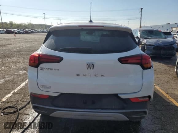 ✅ 2024 Buick Encore GX Preferred • VIN: KL4AMCSL5RB010598 • Lot: 80819455. Wystawiony na Copart z przebiegiem 11 219 mil. Bezpłatny archiwum sprzedaży aukcyjnych z USA i szczegółowy raport historii pojazdu na DreamBid. Zdjęcie 6.