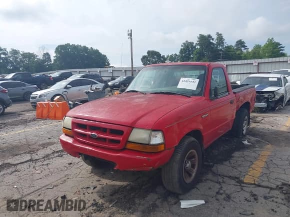 ✅ 2000 Ford Ranger XL • VIN: 1FTYR10C3YPA10825 • Lot: 42491651. Listed on IAAI with 234,516 mi. Free auction sales archive from the USA and detailed vehicle history report at DreamBid. Image 2.