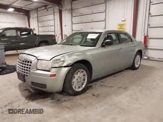 ✅ 2006 Chrysler 300 • VIN: 2C3KA43R76H271928 • Lot: 43580872. Wystawiony na IAAI z przebiegiem 164 175 mil. Bezpłatny archiwum sprzedaży aukcyjnych z USA i szczegółowy raport historii pojazdu na DreamBid. Zdjęcie 2.