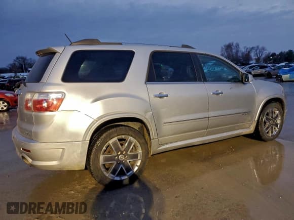 ✅ 2012 GMC Acadia Denali • VIN: 1GKKVTED8CJ348137 • Лот: 95756825. Опубликован ранее на Copart с пробегом 139 566 миль. Бесплатный доступ к архиву аукционных продаж из США и подробный отчёт об истории автомобиля на DreamBid. Изображение 3.