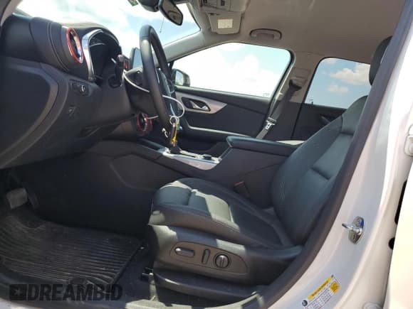 ✅ 2024 Chevrolet Blazer LT • VIN: 3GNKBDR4XRS180410 • Lot: 70870525. Listed on Copart with 8,526 mi. Free auction sales archive from the USA and detailed vehicle history report at DreamBid. Image 7.