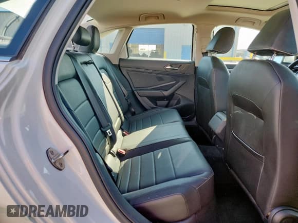 ✅ 2023 Volkswagen Jetta SE • VIN: 3VW7M7BU5PM046925 • Лот: 82033645. Опубликован ранее на Copart с пробегом 36 357 миль. Бесплатный доступ к архиву аукционных продаж из США и подробный отчёт об истории автомобиля на DreamBid. Изображение 10.