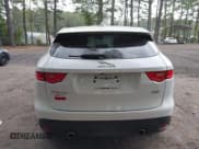 ✅ 2017 Jaguar F-Pace 35t Prestige • VIN: SADCK2BV4HA062345 • Лот: 43366840. Опубликован ранее на IAAI с пробегом 102 049 миль. Бесплатный доступ к архиву аукционных продаж из США и подробный отчёт об истории автомобиля на DreamBid. Изображение 17.