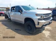 ✅ 2019 Chevrolet Silverado 1500 LT • VIN: 1GCUYDED2KZ108132 • Lot: 43271293. Wystawiony na IAAI z przebiegiem 90 381 mil. Bezpłatny archiwum sprzedaży aukcyjnych z USA i szczegółowy raport historii pojazdu na DreamBid. Zdjęcie 1.
