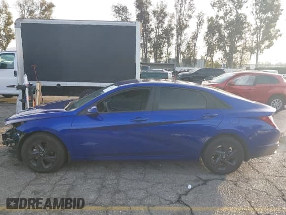 ✅ 2022 Hyundai Elantra SEL • VIN: KMHLM4AG6NU337708 • Lot: 41231413. Listed on IAAI with 18,804 mi. Free auction sales archive from the USA and detailed vehicle history report at DreamBid. Image 15.