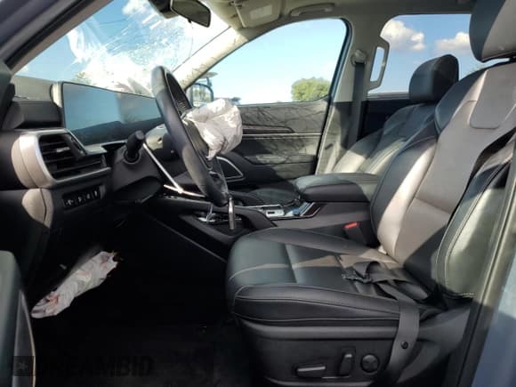 ✅ 2025 Kia Telluride S • VIN: 5XYP64GCXSG590841 • Lot: 87436065. Listed on Copart with 13,221 mi. Free auction sales archive from the USA and detailed vehicle history report at DreamBid. Image 7.