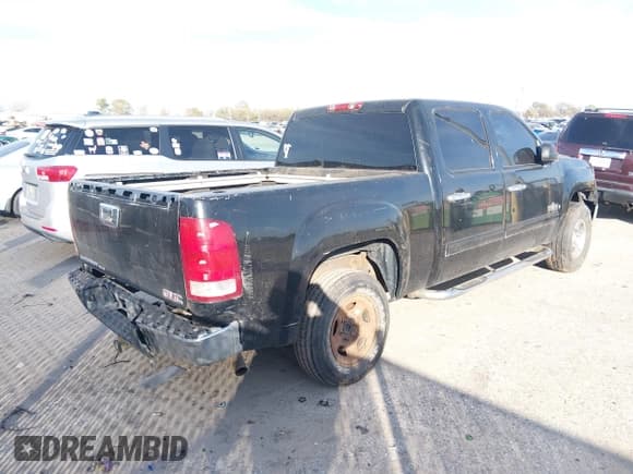 ✅ 2008 GMC Sierra 1500 SLE1 • VIN: 3GTEC13J28G288943 • Лот: 43809670. Опубликован ранее на IAAI с пробегом 307 321 миль. Бесплатный доступ к архиву аукционных продаж из США и подробный отчёт об истории автомобиля на DreamBid. Изображение 4.