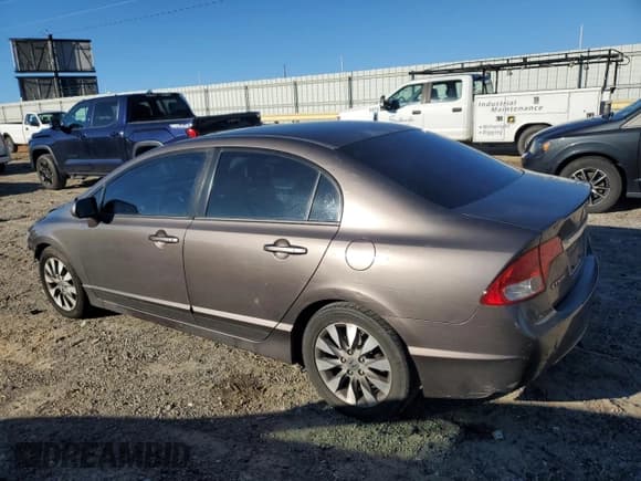 ✅ 2011 Honda Civic EX • VIN: 2HGFA1F82BH540122 • Lot: 86184715. Listed on Copart with 186,006 mi. Free auction sales archive from the USA and detailed vehicle history report at DreamBid. Image 2.