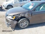 ✅ 2014 Volkswagen Jetta TDI w/Premium/Nav • VIN: 3VWLL7AJ8EM387791 • Lot: 42555967. Listed on IAAI with 218,829 mi. Free auction sales archive from the USA and detailed vehicle history report at DreamBid. Image 6.