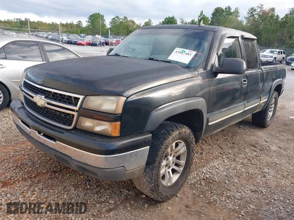 ✅ 2006 Chevrolet Silverado 1500 LT1 • VIN: 1GCEK19B16Z168065 • Лот: 43587483. Опубликован ранее на IAAI с пробегом 252 179 миль. Бесплатный доступ к архиву аукционных продаж из США и подробный отчёт об истории автомобиля на DreamBid. Изображение 2.