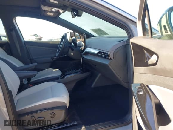 ✅ 2022 Volkswagen ID.4 Pro S • VIN: WVGUNPE28NP072385 • Lot: 43437082. Wystawiony na IAAI z przebiegiem 17 670 mil. Bezpłatny archiwum sprzedaży aukcyjnych z USA i szczegółowy raport historii pojazdu na DreamBid. Zdjęcie 5.