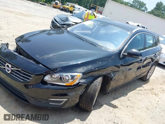 ✅ 2016 Volvo V60 T5 Drive-E Premier • VIN: YV140MEK4G1288039 • Лот: 42561747. Опубликован ранее на IAAI с пробегом 146 781 миль. Бесплатный доступ к архиву аукционных продаж из США и подробный отчёт об истории автомобиля на DreamBid. Изображение 2.