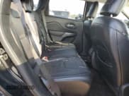 ✅ 2019 Jeep Cherokee Limited • VIN: 1C4PJMDN2KD209101 • Lot: 69514005. Wystawiony na Copart z przebiegiem Nie podano. Bezpłatny archiwum sprzedaży aukcyjnych z USA i szczegółowy raport historii pojazdu na DreamBid. Zdjęcie 10.