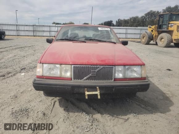 ✅ 1991 Volvo 900 • VIN: YV1JA8943MA045997 • Lot: 74633174. Wystawiony na Copart z przebiegiem 296 013 mil. Bezpłatny archiwum sprzedaży aukcyjnych z USA i szczegółowy raport historii pojazdu na DreamBid. Zdjęcie 5.