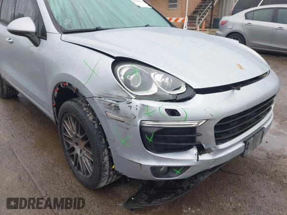 ✅ 2017 Porsche Cayenne • VIN: WP1AA2A25HKA80522 • Lot: 42288882. Listed on IAAI with 145,422 mi. Free auction sales archive from the USA and detailed vehicle history report at DreamBid. Image 6.