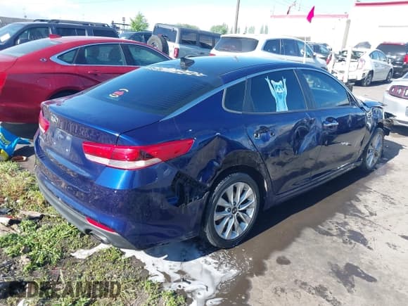 ✅ 2017 Kia Optima LX • VIN: 5XXGT4L33HG172343 • Lot: 42098580. Listed on IAAI with 157,503 mi. Free auction sales archive from the USA and detailed vehicle history report at DreamBid. Image 4.