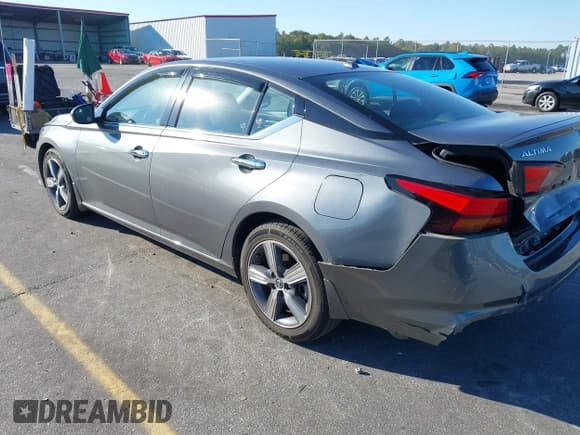 ✅ 2019 Nissan Altima SV • VIN: 1N4BL4DV8KC119547 • Lot: 43621027. Wystawiony na IAAI z przebiegiem 53 360 mil. Bezpłatny archiwum sprzedaży aukcyjnych z USA i szczegółowy raport historii pojazdu na DreamBid. Zdjęcie 3.