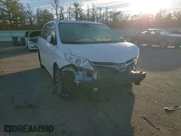 ✅ 2019 Toyota Sienna XLE • VIN: 5TDDZ3DC2KS227493 • Lot: 93418755. Listed on Copart with 84,536 mi. Free auction sales archive from the USA and detailed vehicle history report at DreamBid. Image 14.