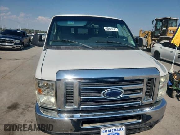 ✅ 2013 Ford Econoline Passenger XL • VIN: 1FBNE3BL0DDA35429 • Лот: 80705525. Опубликован ранее на Copart с пробегом 72 957 миль. Бесплатный доступ к архиву аукционных продаж из США и подробный отчёт об истории автомобиля на DreamBid. Изображение 5.