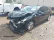 2021 Toyota Camry LE z VIN 4T1C11AK3MU543126, wystawiony jako IAAI lot #42989304 z przebiegiem 71 743 mil mil oraz . Historia ofert i sprzedaży dostępna na DreamBid. Obrazek 2.