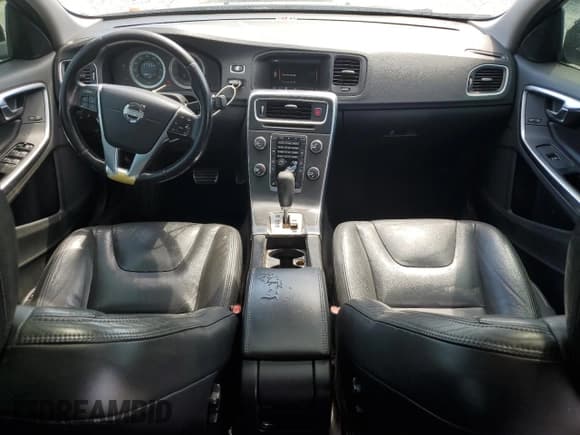 ✅ 2011 Volvo S60 • VIN: YV1902FH5B2011402 • Lot: 80579175. Wystawiony na Copart z przebiegiem 230 310 mil. Bezpłatny archiwum sprzedaży aukcyjnych z USA i szczegółowy raport historii pojazdu na DreamBid. Zdjęcie 8.