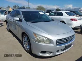 ✅ 2013 Nissan Maxima S • VIN: 1N4AA5APXDC817139 • Lot: 43406494. Wystawiony na IAAI z przebiegiem 113 794 mil. Bezpłatny archiwum sprzedaży aukcyjnych z USA i szczegółowy raport historii pojazdu na DreamBid. Zdjęcie 1.