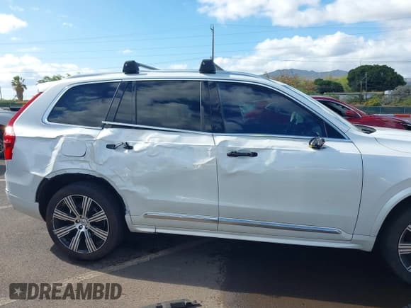 ✅ 2021 Volvo XC90 Inscription • VIN: YV4A221L7M1695318 • Lot: 42503595. Wystawiony na IAAI z przebiegiem 44 176 mil. Bezpłatny archiwum sprzedaży aukcyjnych z USA i szczegółowy raport historii pojazdu na DreamBid. Zdjęcie 6.