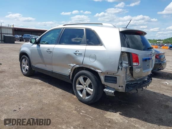 ✅ 2013 Kia Sorento EX • VIN: 5XYKU4A68DG362746 • Lot: 42171728. Listed on IAAI with 93,501 mi. Free auction sales archive from the USA and detailed vehicle history report at DreamBid. Image 3.