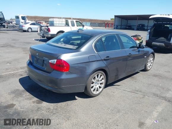 ✅ 2006 BMW 3 Series 330i • VIN: WBAVB33546PS18125 • Lot: 43156429. Listed on IAAI with 237,312 mi. Free auction sales archive from the USA and detailed vehicle history report at DreamBid. Image 4.