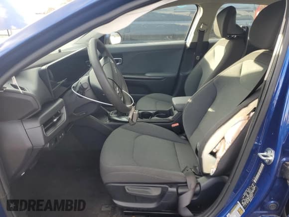 ✅ 2025 Kia K4 LXS • VIN: 3KPFT4DEXSE063633 • Lot: 92526835. Listed on Copart with 25,585 mi. Free auction sales archive from the USA and detailed vehicle history report at DreamBid. Image 7.