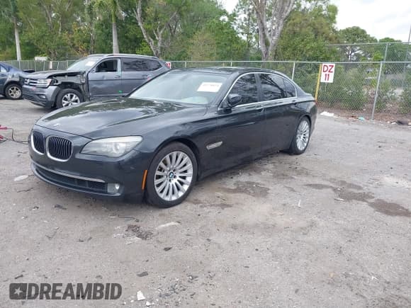✅ 2012 BMW 7 Series 750Li • VIN: WBAKB8C52CDX20452 • Lot: 41770824. Wystawiony na IAAI z przebiegiem 80 281 mil. Bezpłatny archiwum sprzedaży aukcyjnych z USA i szczegółowy raport historii pojazdu na DreamBid. Zdjęcie 2.