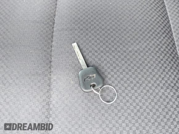 ✅ 2018 Chevrolet Silverado 1500 LT • VIN: 3GCPCREH4JG176023 • Лот: 42414198. Опубликован ранее на IAAI с пробегом 164 605 миль. Бесплатный доступ к архиву аукционных продаж из США и подробный отчёт об истории автомобиля на DreamBid. Изображение 11.