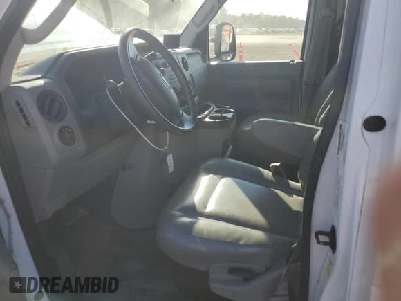 ✅ 2014 Ford Econoline Cargo Commercial • VIN: 1FTNE2EW2EDA16748 • Lot: 82422615. Listed on Copart with 200,853 mi. Free auction sales archive from the USA and detailed vehicle history report at DreamBid. Image 7.