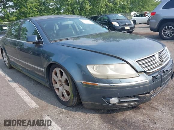 ✅ 2004 Volkswagen Phaeton V8 • VIN: WVWAF63D248008614 • Лот: 42924484. Опубликован ранее на IAAI с пробегом Не указан. Бесплатный доступ к архиву аукционных продаж из США и подробный отчёт об истории автомобиля на DreamBid. Изображение 1.
