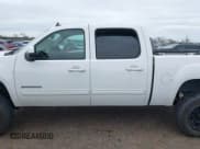✅ 2010 GMC Sierra 1500 • VIN: 3GTXKWE26AG242746 • Лот: 41892737. Опубликован ранее на IAAI с пробегом 248 429 миль. Бесплатный доступ к архиву аукционных продаж из США и подробный отчёт об истории автомобиля на DreamBid. Изображение 14.