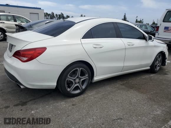 ✅ 2014 Mercedes-Benz CLA 250 • VIN: WDDSJ4EBXEN053294 • Lot: 56718685. Wystawiony na Copart z przebiegiem 115 137 mil. Bezpłatny archiwum sprzedaży aukcyjnych z USA i szczegółowy raport historii pojazdu na DreamBid. Zdjęcie 3.