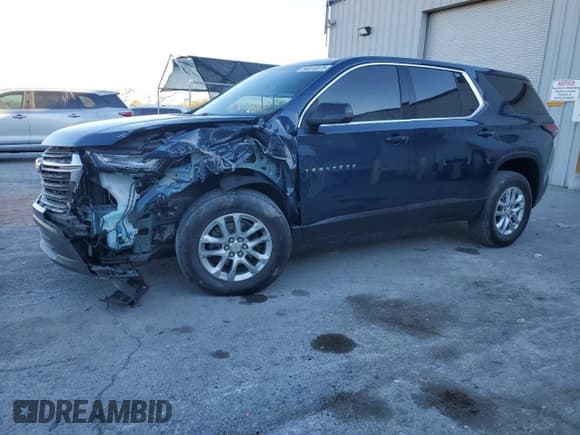 ✅ 2023 Chevrolet Traverse LS • VIN: 1GNERFKW2PJ258886 • Lot: 90370375. Wystawiony na Copart z przebiegiem 25 762 mil. Bezpłatny archiwum sprzedaży aukcyjnych z USA i szczegółowy raport historii pojazdu na DreamBid. Zdjęcie 1.