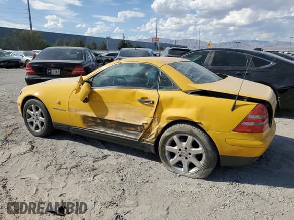 ✅ 1999 Mercedes-Benz SLK 230/320 • VIN: WDBKK47F4XF130728 • Lot: 66973955. Wystawiony na Copart z przebiegiem Nie podano. Bezpłatny archiwum sprzedaży aukcyjnych z USA i szczegółowy raport historii pojazdu na DreamBid. Zdjęcie 2.
