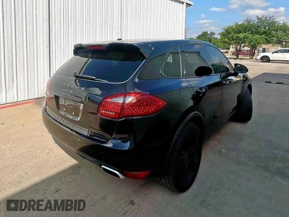 ✅ 2012 Porsche Cayenne S • VIN: WP1AB2A20CLA44947 • Lot: 56435955. Listed on Copart with 144,846 mi. Free auction sales archive from the USA and detailed vehicle history report at DreamBid. Image 4.
